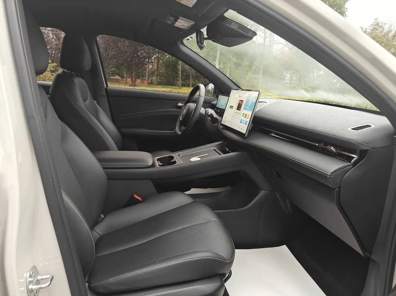 BaoJun 2024 Cloud Sea 600km Pure Electric Edition Automatic Gear 10