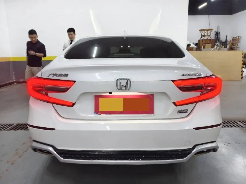 Honda 2022 10th Generation Accord 1.5T Stepless 260TURBO Deluxe Automatic Gear 3