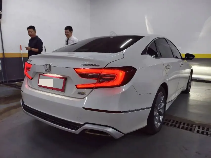 Honda 2022 10th Generation Accord 1.5T Stepless 260TURBO Deluxe Automatic Gear 4