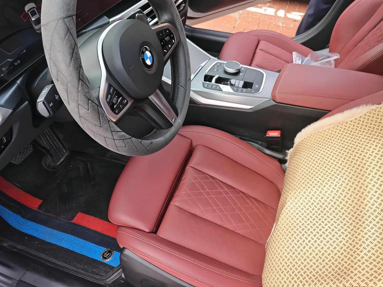 BMW 3 Series 2024 325Li 2.0T M Sports Obsidian Night Suit Automatic Gear 5