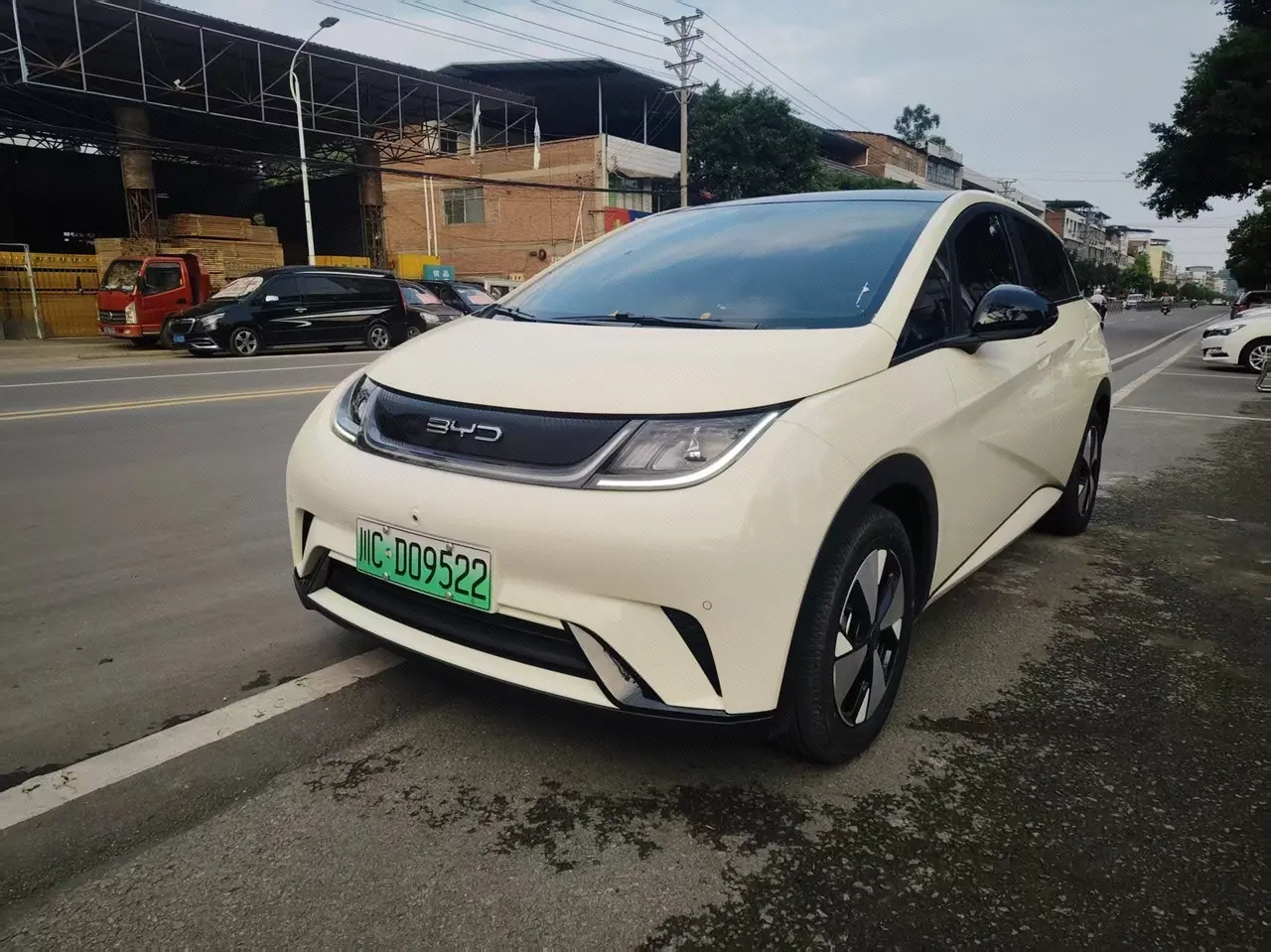 Открыть галерею: BYD 2023 Dolphin 420km Fashion Edition Automatic
