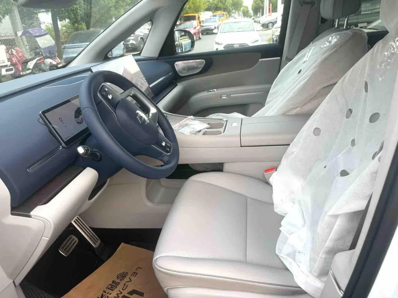 Leapmotor 2026 D 99 700 Premium Edition Automatic 5