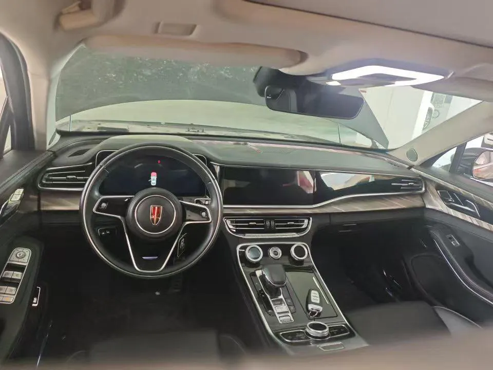 HongQi 2020 H9 48V 2.0T Zhilian Flag Edition Automatic Gear 3