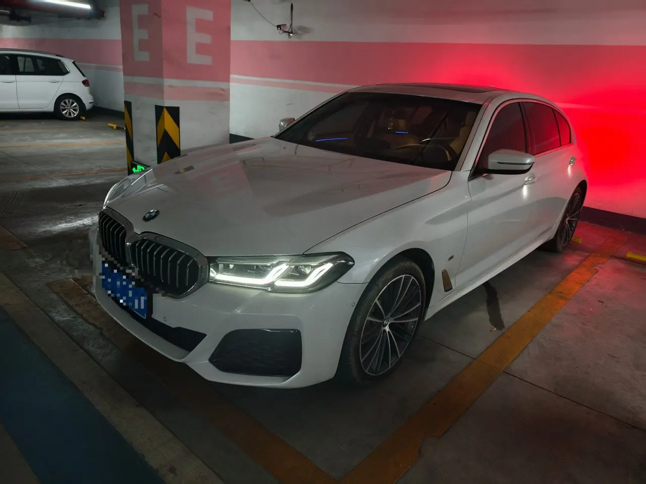 Open image lightbox: BMW 5 Series 2023 530Li 2.0T Leading M Sports Suit Automatic Gear