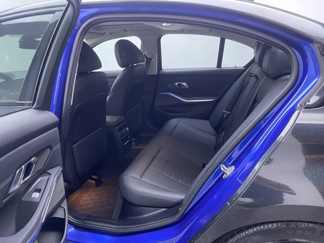 BMW 3 Series 2020 325i 2.0T M Sports Obsidian Night Edition Automatic Gear 5