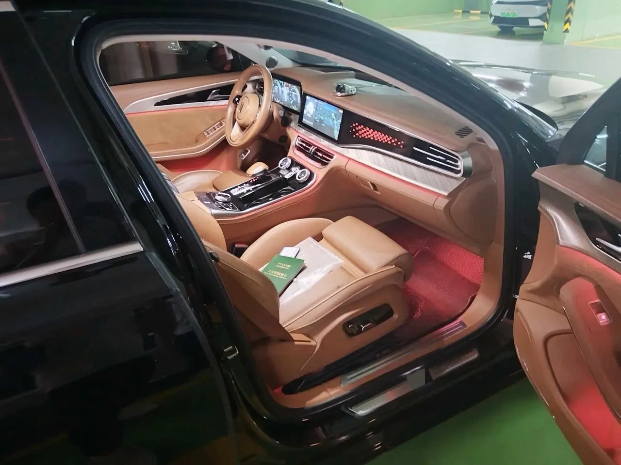 HongQi 2020 H9 3.0T Zhilian Qi Chang Edition Automatic Gear 3
