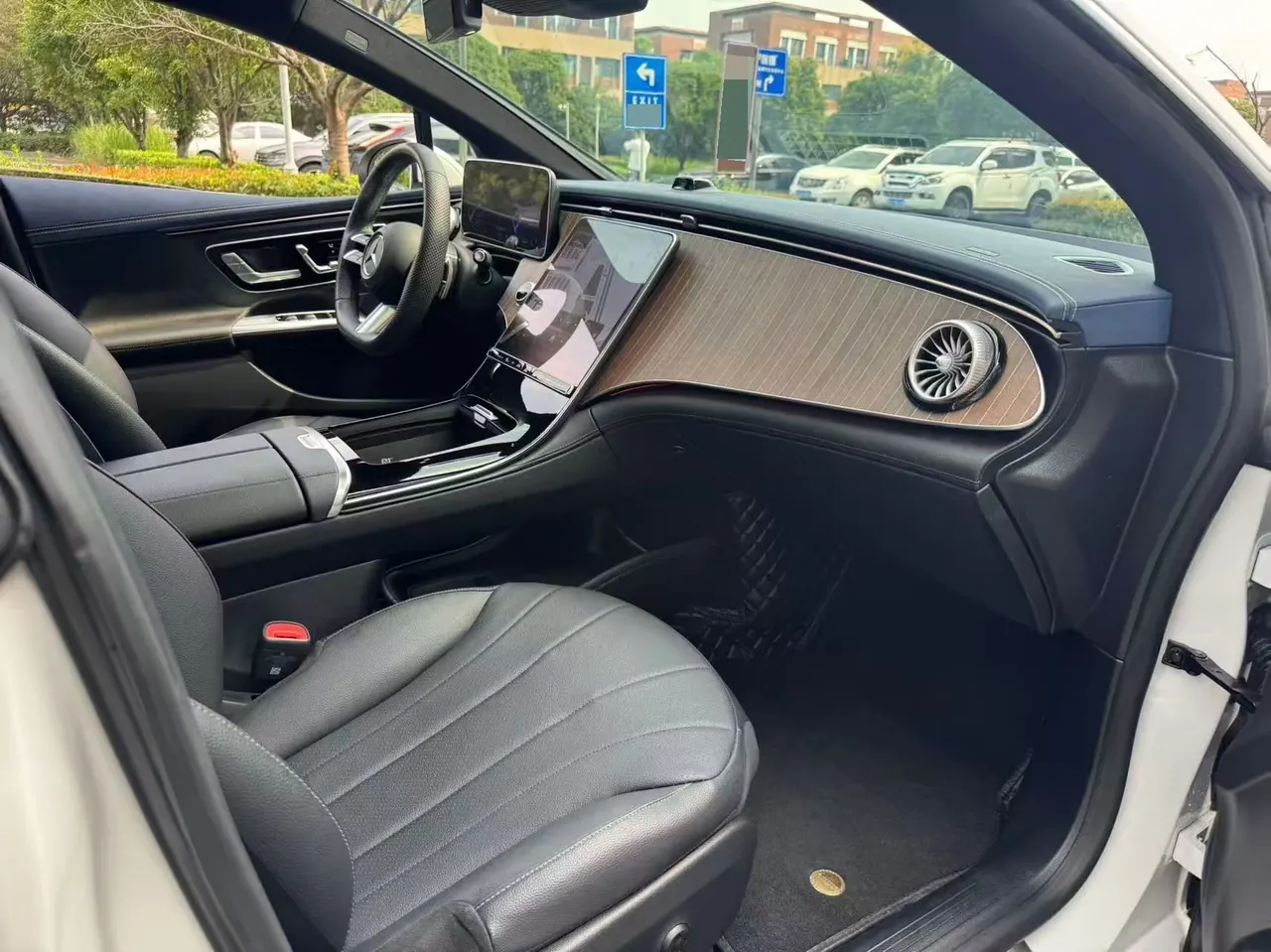Mercedes Benz 2022 EQE 350 EQE 350 Deluxe Edition Automatic 2