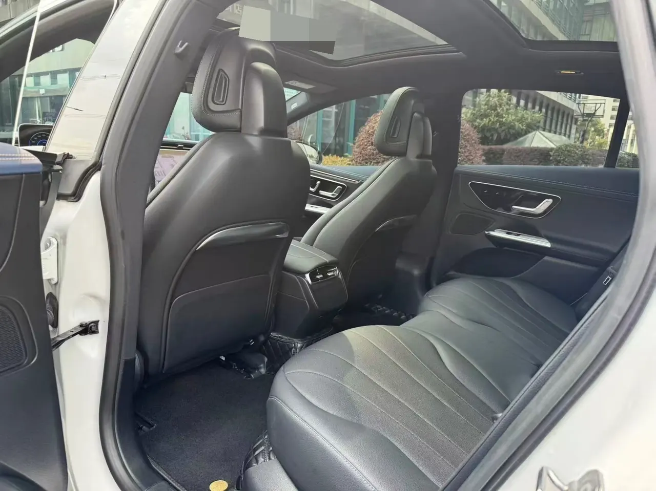 Mercedes Benz 2022 EQE 350 EQE 350 Deluxe Edition Automatic 3