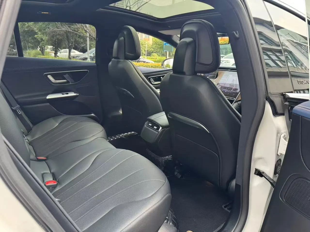 Mercedes Benz 2022 EQE 350 EQE 350 Deluxe Edition Automatic 6