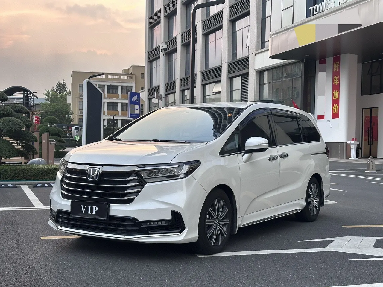 Открыть галерею: Honda 2022 Odyssey Hybrid 2.0 Stepless Sharp and Pleasant Edition Automatic Gear