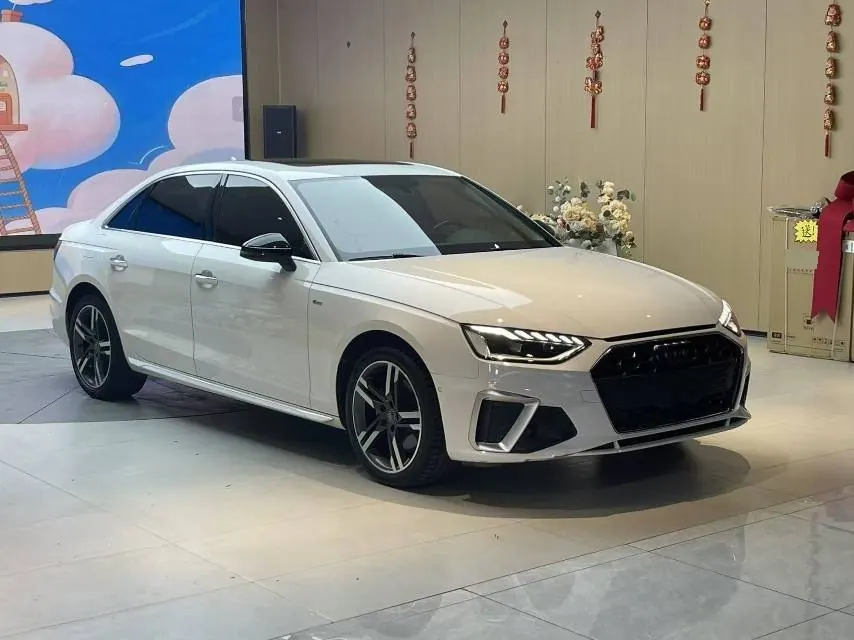 Audi 2022 A4L 2.0TFSI 40TFSI Deluxe Dynamic Automatic 3