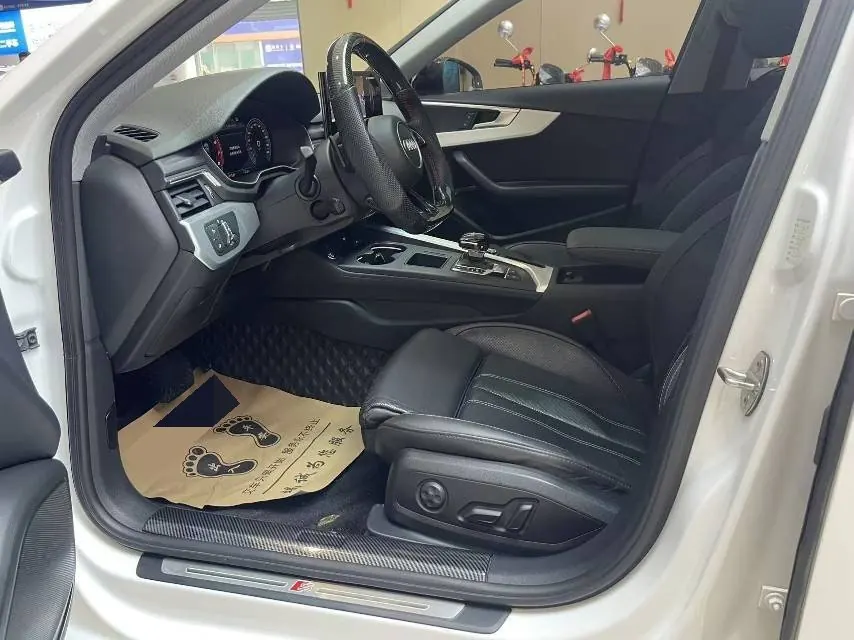 Audi 2022 A4L 2.0TFSI 40TFSI Deluxe Dynamic Automatic 5