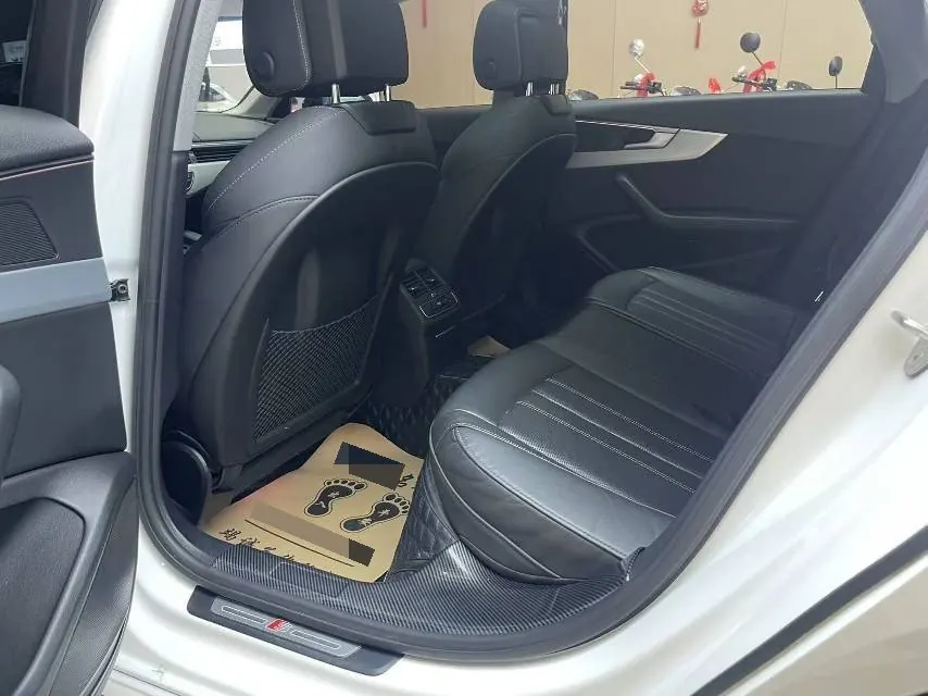 Audi 2022 A4L 2.0TFSI 40TFSI Deluxe Dynamic Automatic 6