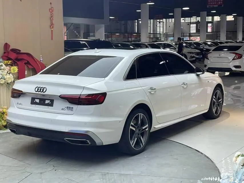 Audi 2022 A4L 2.0TFSI 40TFSI Deluxe Dynamic Automatic 7