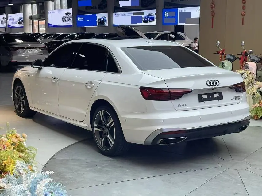 Audi 2022 A4L 2.0TFSI 40TFSI Deluxe Dynamic Automatic 8