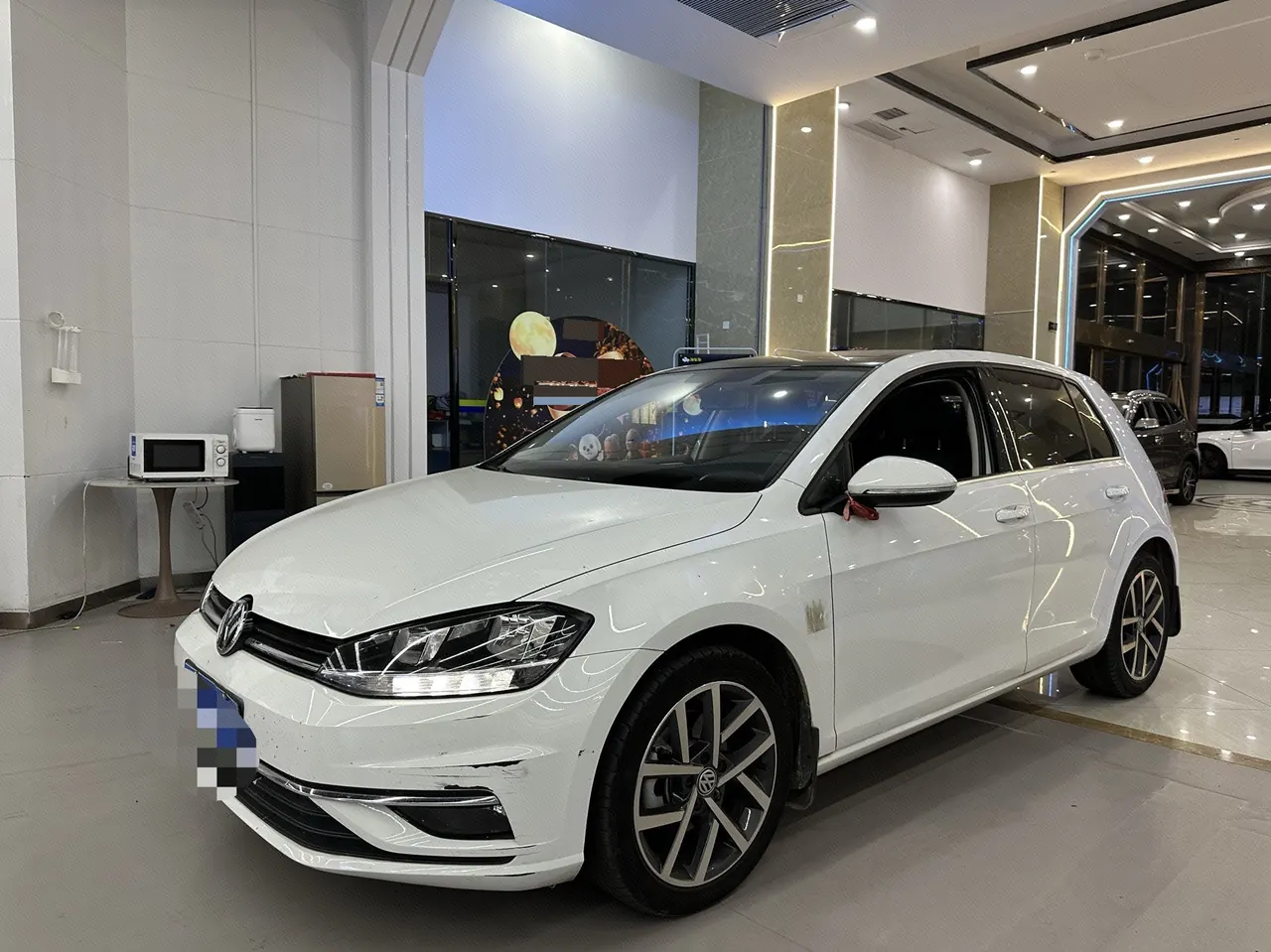 Открыть галерею: Volkswagen 2020 Golf 7 1.4TSI 280TSI Beloved Edition Comfortable Automatic