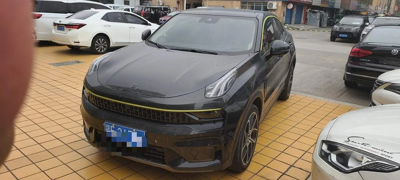 Open image lightbox: LYNK&CO 2020 LYNK&CO 05 2.0TD Two-wheel Drive Halo Automatic Gear