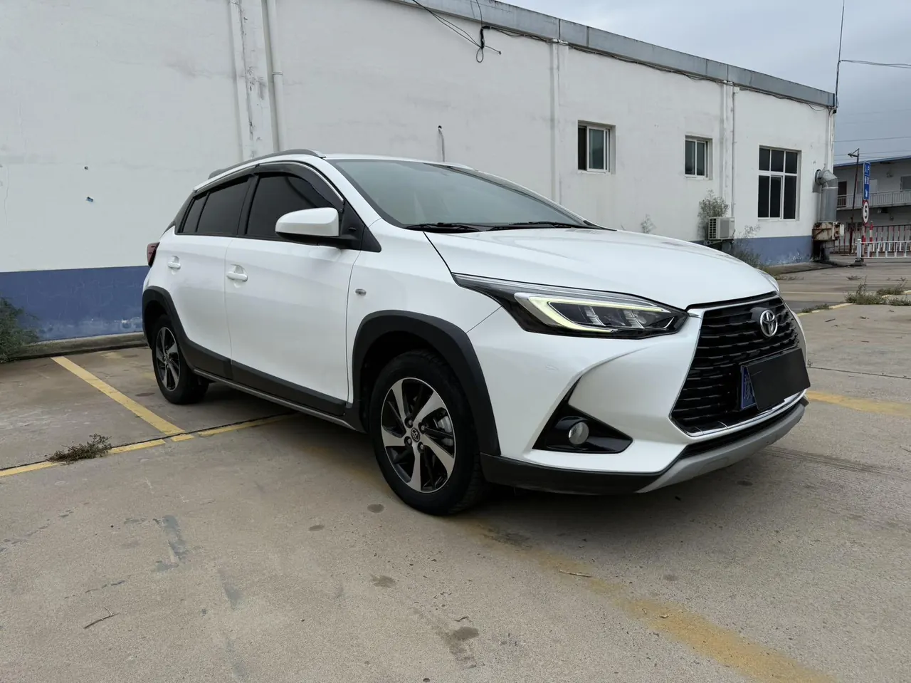 Toyota yaris 2022 YARiS L Zhixuan X 1.5 Stepless Leading PLUS Edition Automatic Gear 3