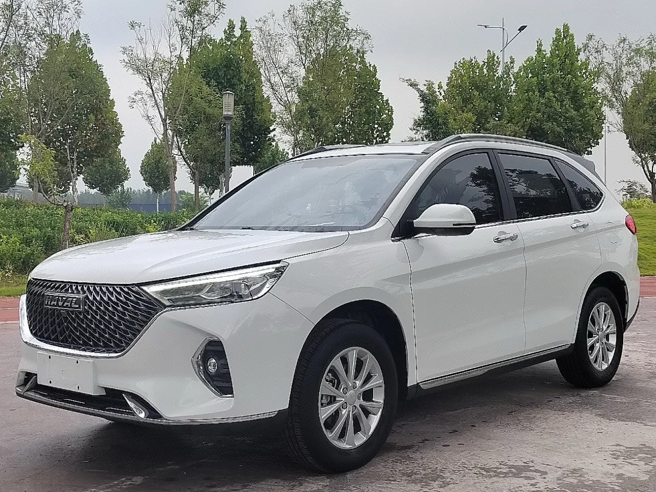 Haval 2022 M6 PLUS 1.5T Smart Automatic Gear - View 1