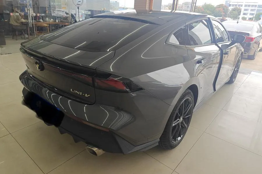 ChangAn 2022 UNI-V 1.5T Sports Edition Automatic 2