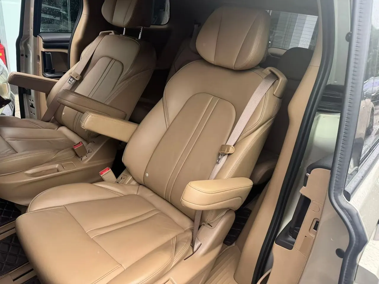 Buick 2021 GL8 ES Lu Zun 2.0T 653T Exclusive Automatic Gear 5
