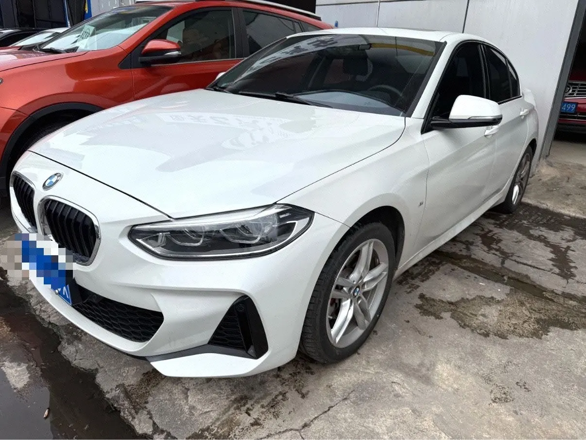 Open image lightbox: BMW 1 Series 2020 120i 1.5T M Sports Suit Automatic Gear
