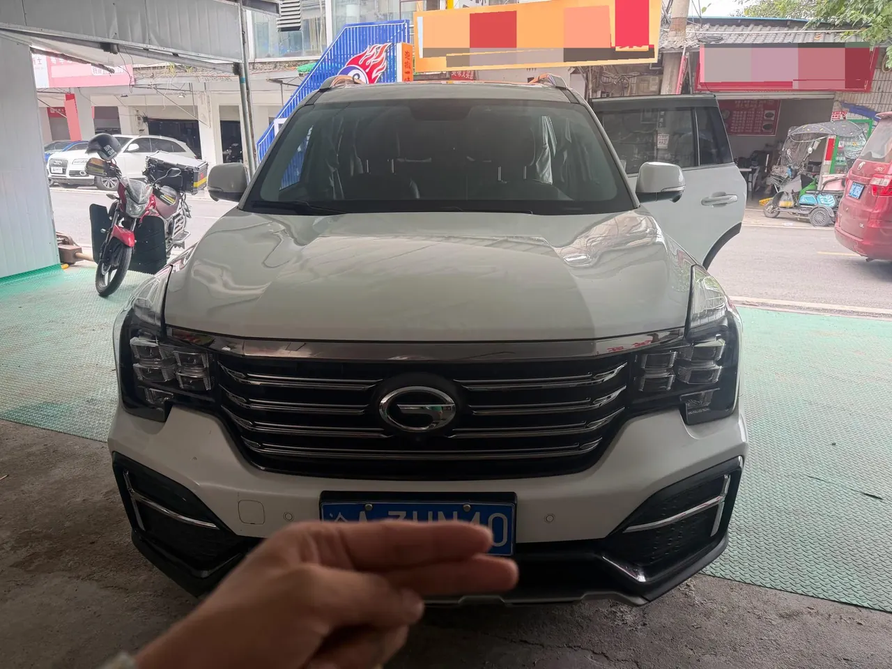 Chuanqi 2020 GS8 2.0T 390T Two-Drive Deluxe Edition Seven-seater Automatic Gear 2