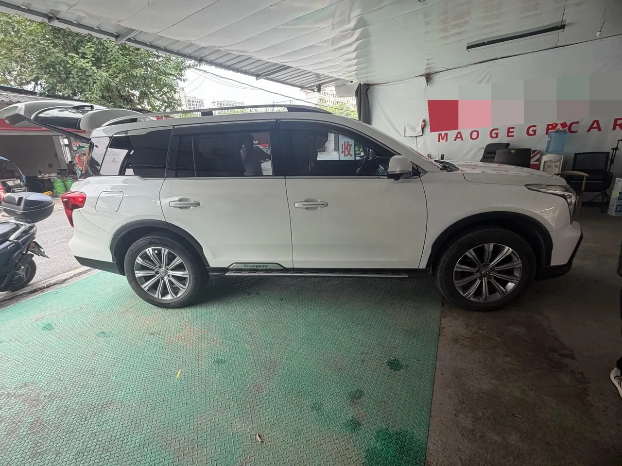 Chuanqi 2020 GS8 2.0T 390T Two-Drive Deluxe Edition Seven-seater Automatic Gear 5