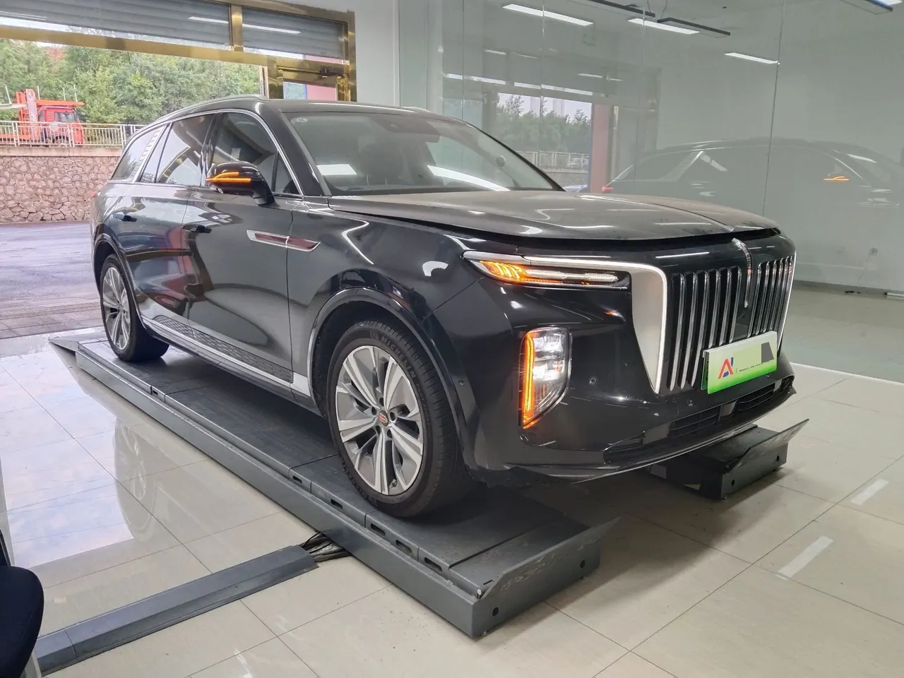 HongQi 2022 E-HS 9 690km Flag Edition 6-seat Automatic Gear 3