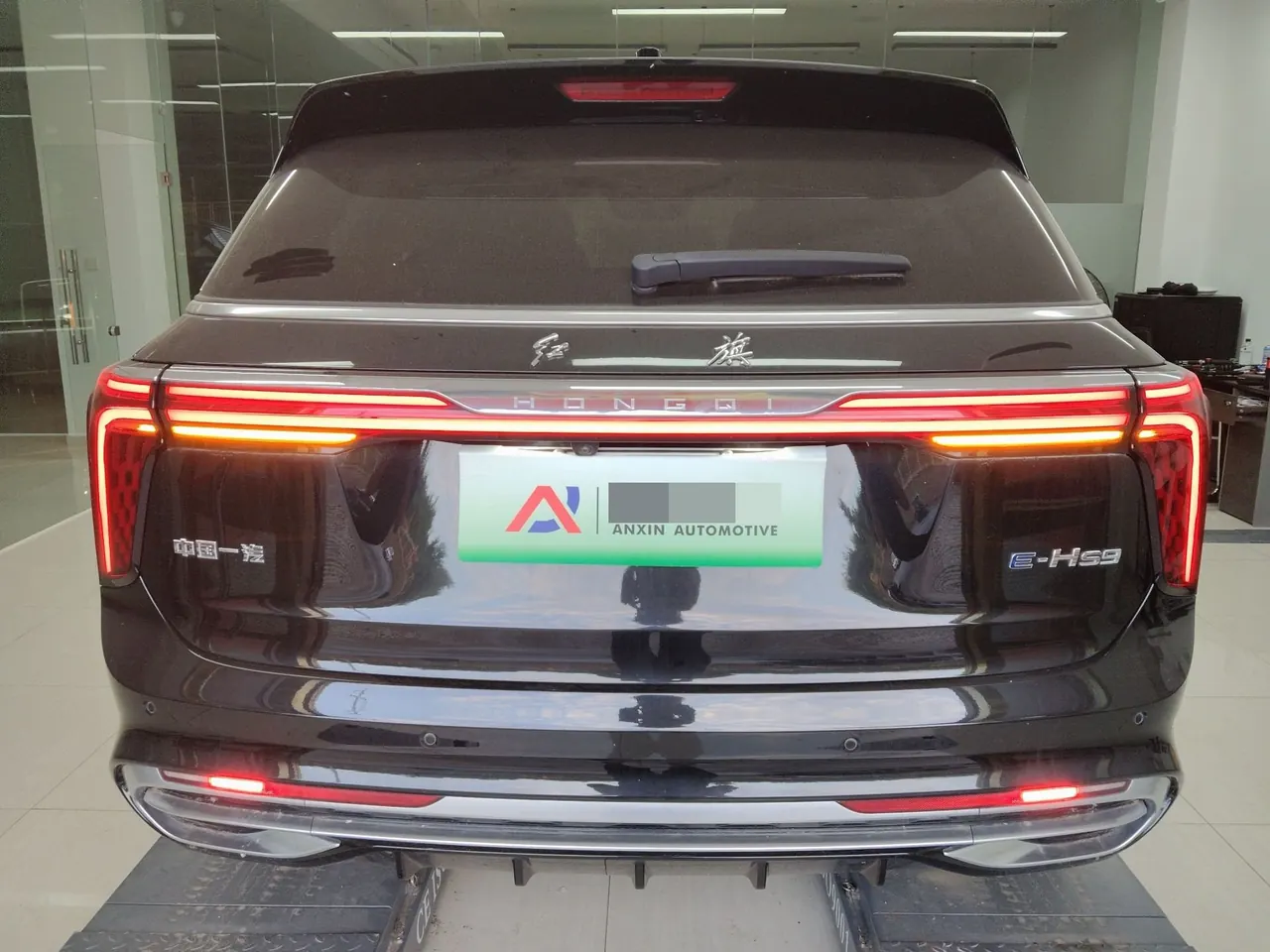 HongQi 2022 E-HS 9 690km Flag Edition 6-seat Automatic Gear 7