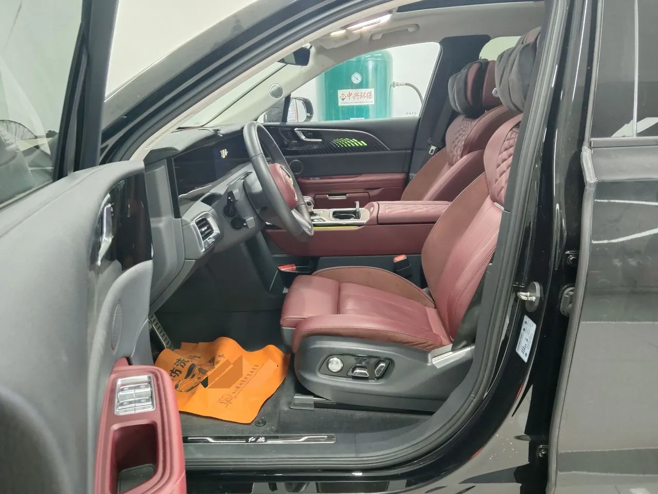 HongQi 2022 E-HS 9 690km Flag Edition 6-seat Automatic Gear 8