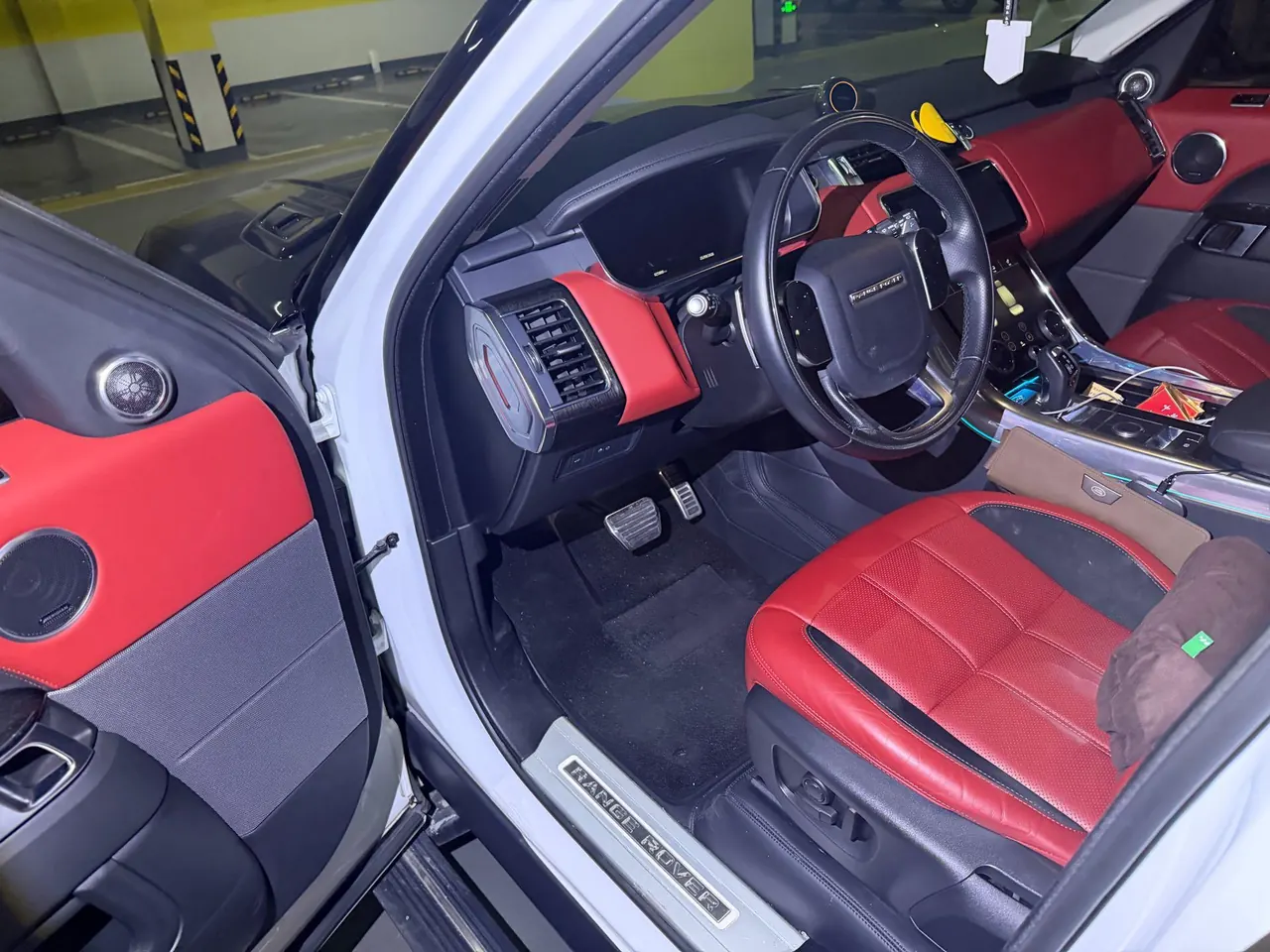 Land Rover Range Rover Sport Edition (Imported) 2022 Range Rover Sport Edition 48V 3.0T L6 Yao Black Edition Automatic Gear 2