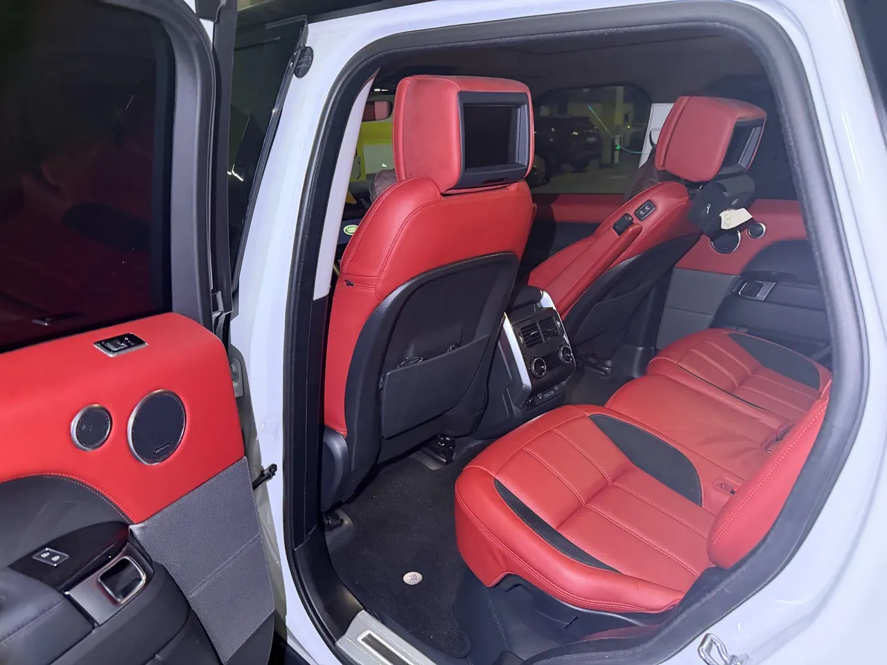 Land Rover Range Rover Sport Edition (Imported) 2022 Range Rover Sport Edition 48V 3.0T L6 Yao Black Edition Automatic Gear 3