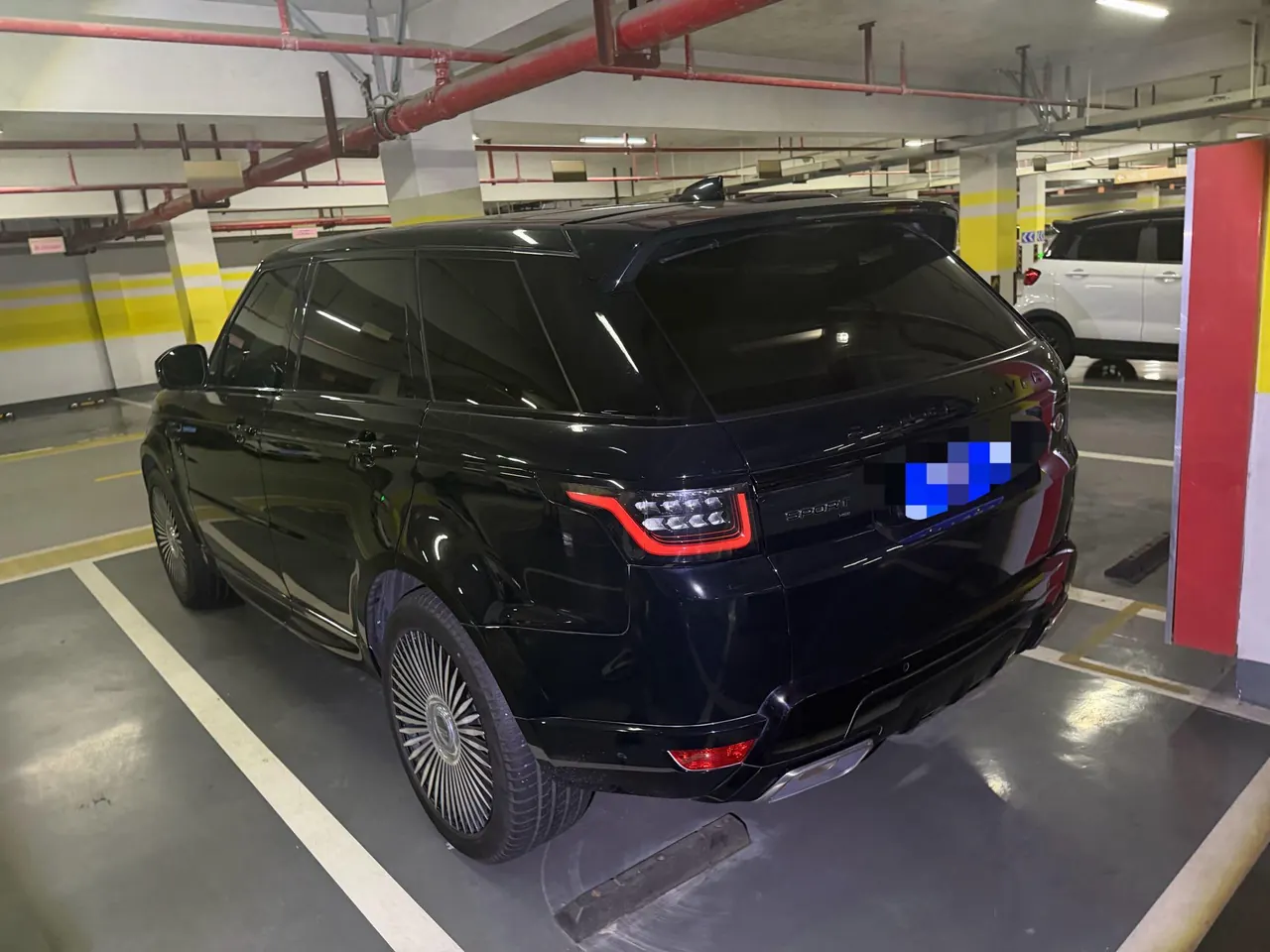 Land Rover Range Rover Sport Edition (Imported) 2022 Range Rover Sport Edition 48V 3.0T L6 Yao Black Edition Automatic Gear 6