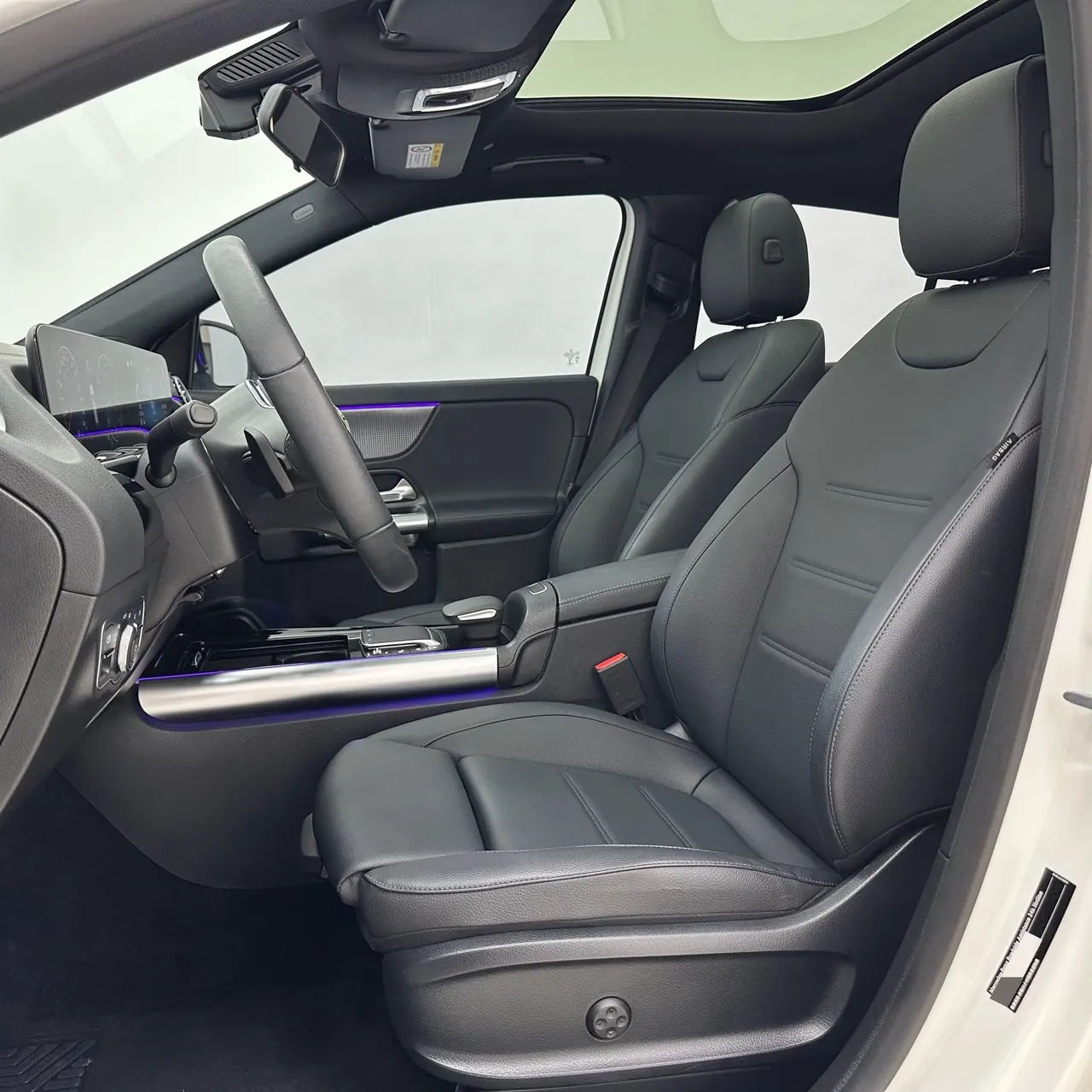 Mercedes Benz 2020 GLA 180 1.3T automatic gear 5