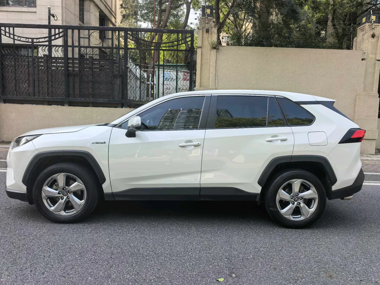 Toyota 2020 RAV4 Rongfang Double Engine 2.5 Stepless Two-Drive Elite Automatic Gear 4