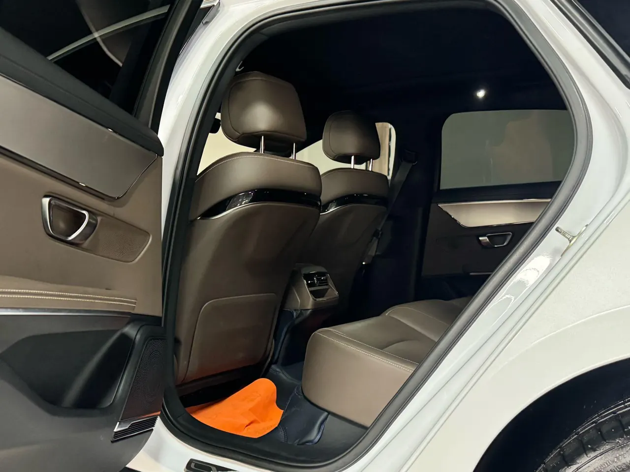 BYD 2020 Han DM 2.0T four-wheel drive performance version luxury automatic gear 5
