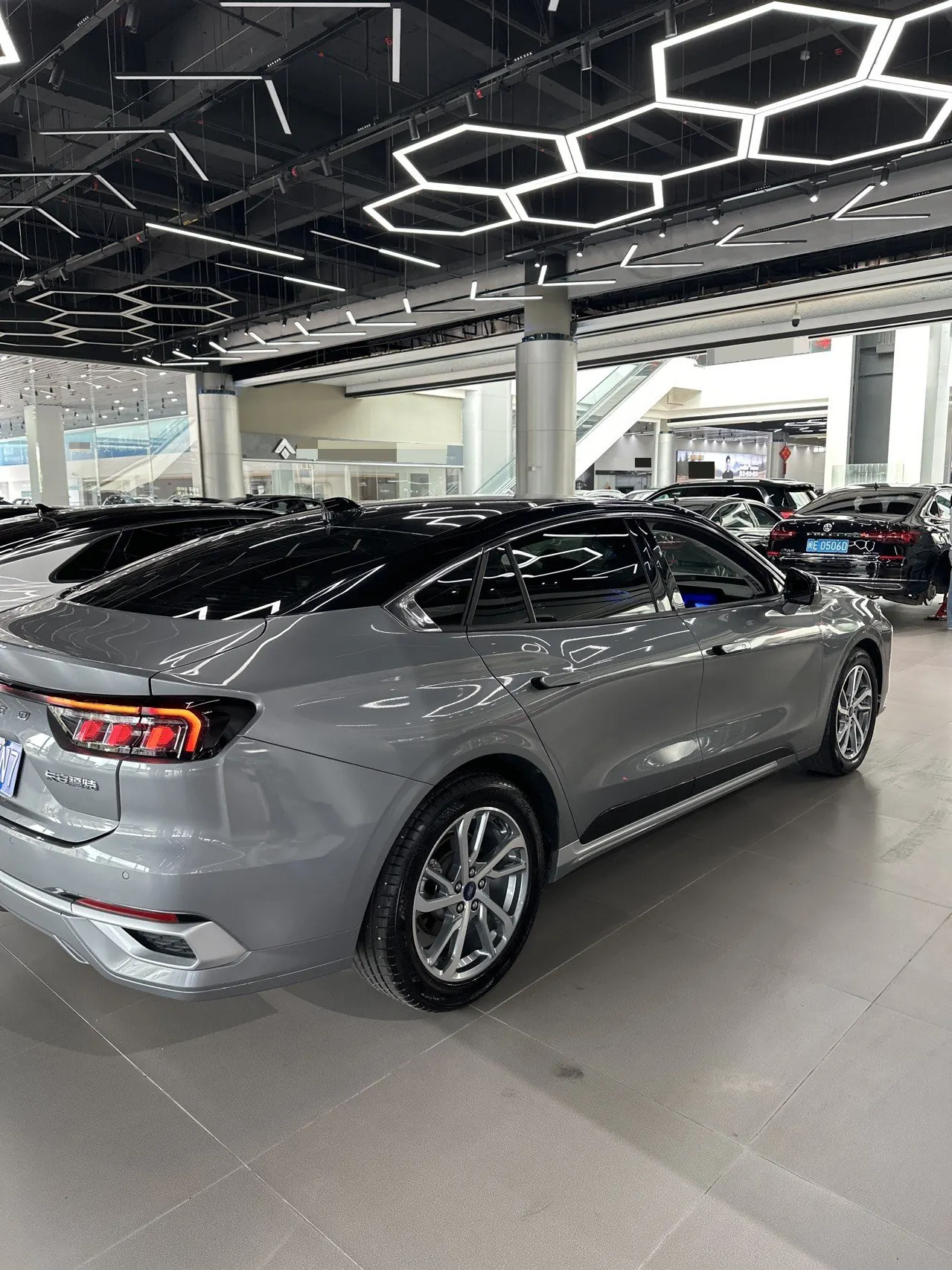 Ford 2022 Mondeo 2.0T EcoBoost 245 luxury automatic gear 5