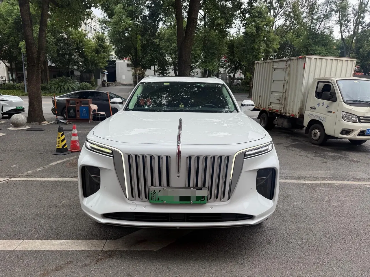 HongQi 2021 E-HS9 Flag Enjoy 6-seat Automatic Gear 12