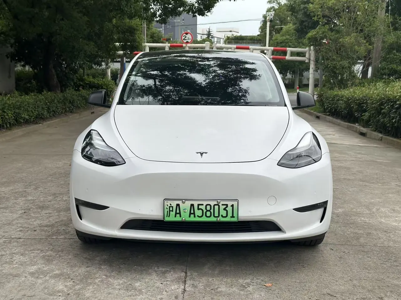 Tesla 2021 Model Y long endurance all-wheel drive version automatic transmission 3