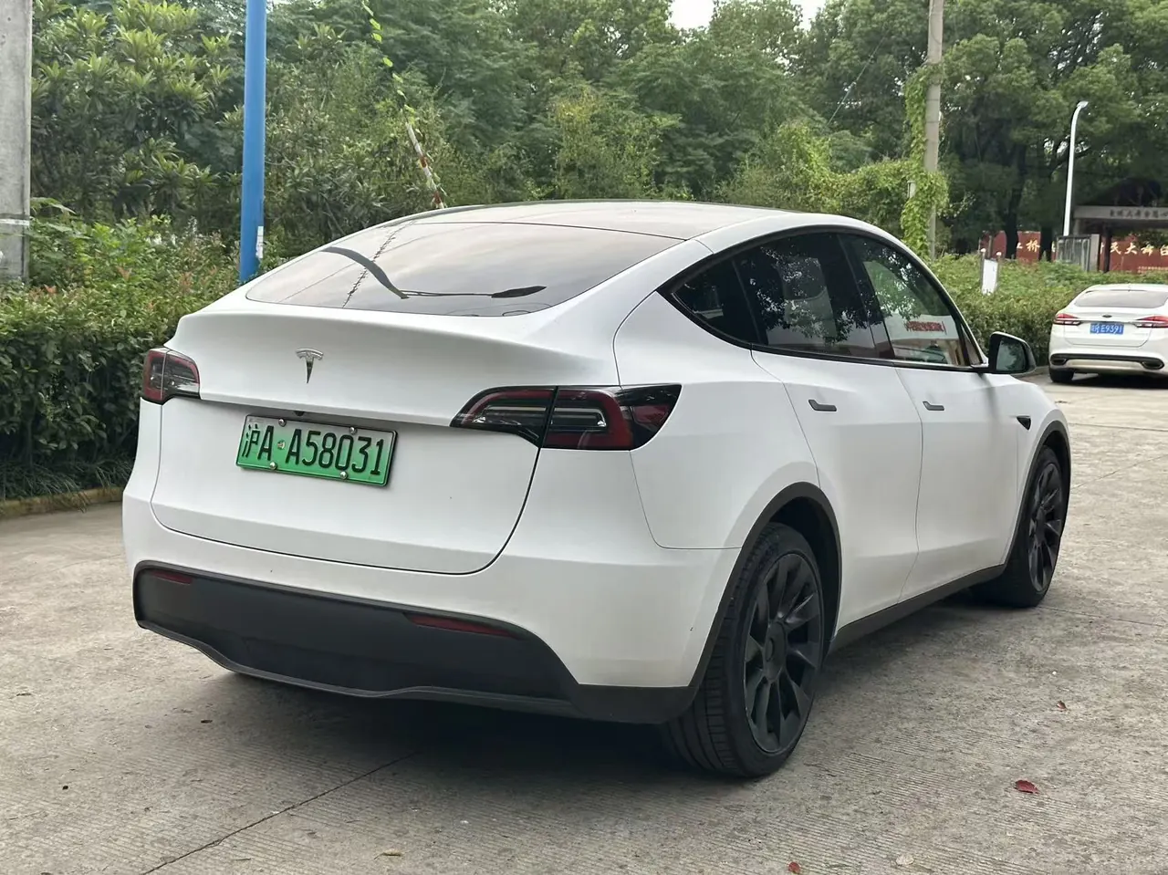 Tesla 2021 Model Y long endurance all-wheel drive version automatic transmission 9
