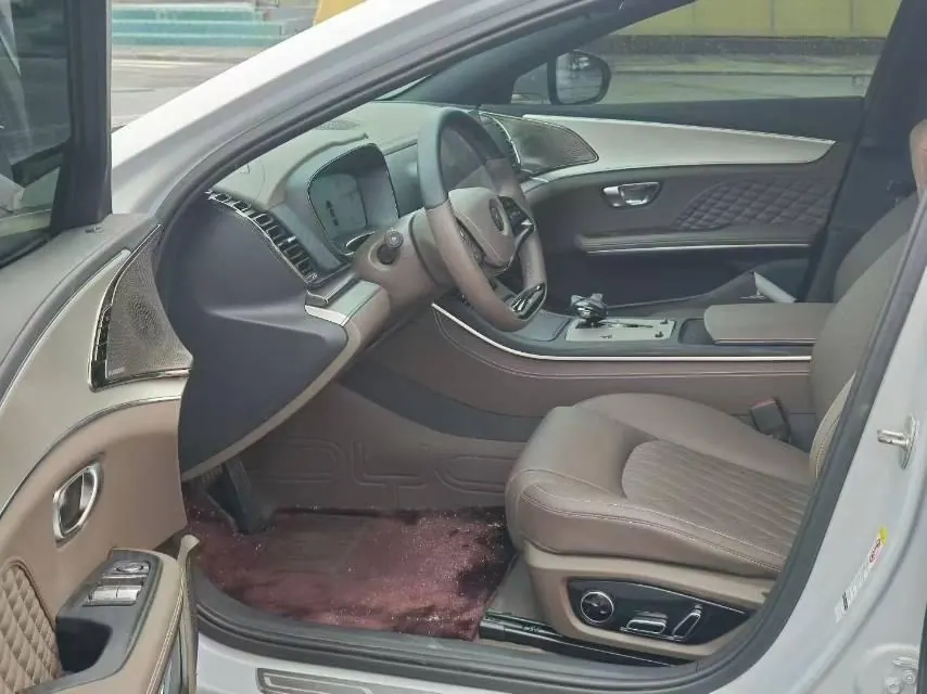 BYD 2024 Han DM-i 1.5T stepless glory version 121KM honorable automatic gear 3