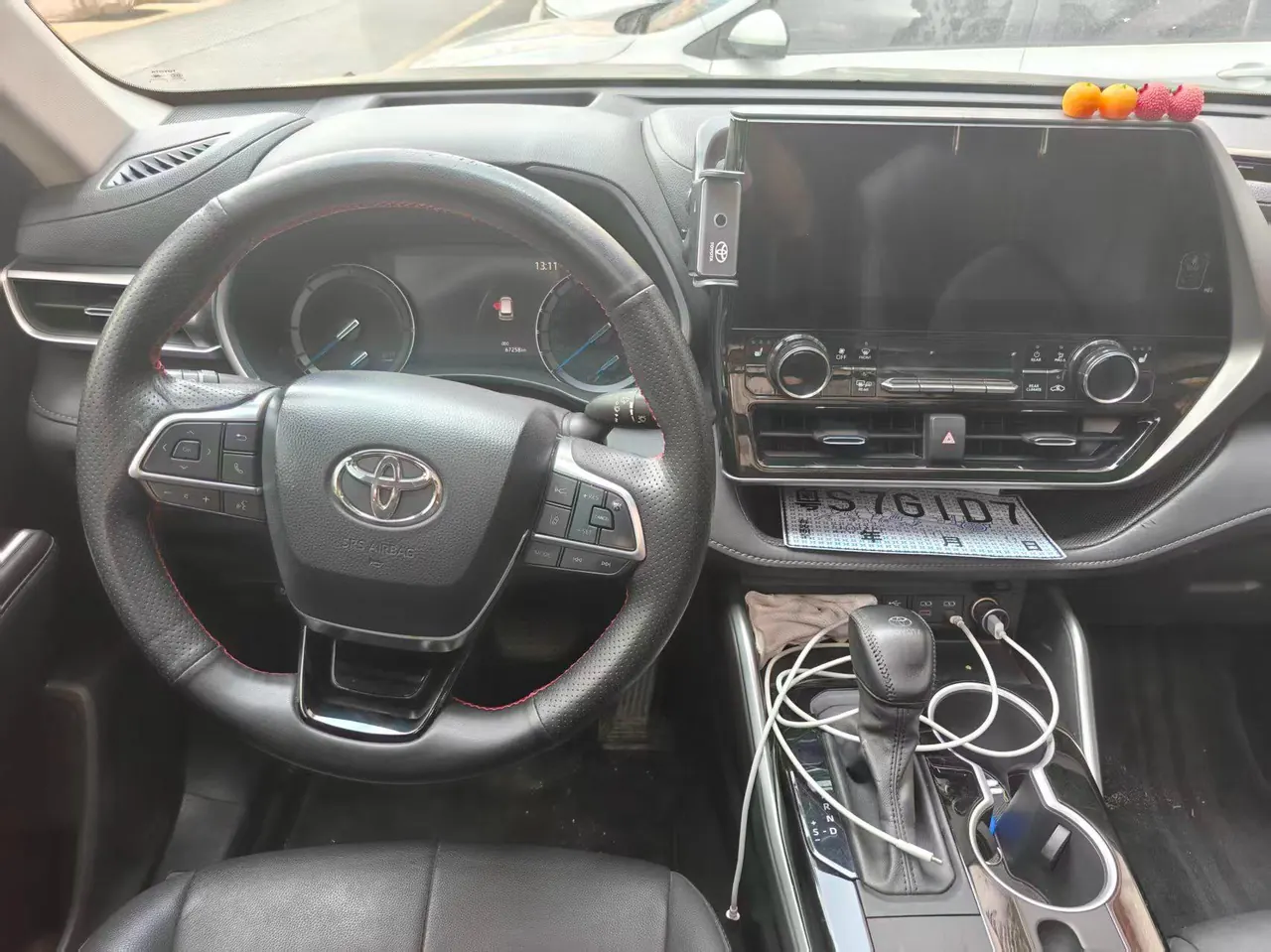 Toyota 2022 Highlander Dual Engine 2.5 Stepless Four-wheel Drive Premium Edition 7-seat Automatic Gear 4