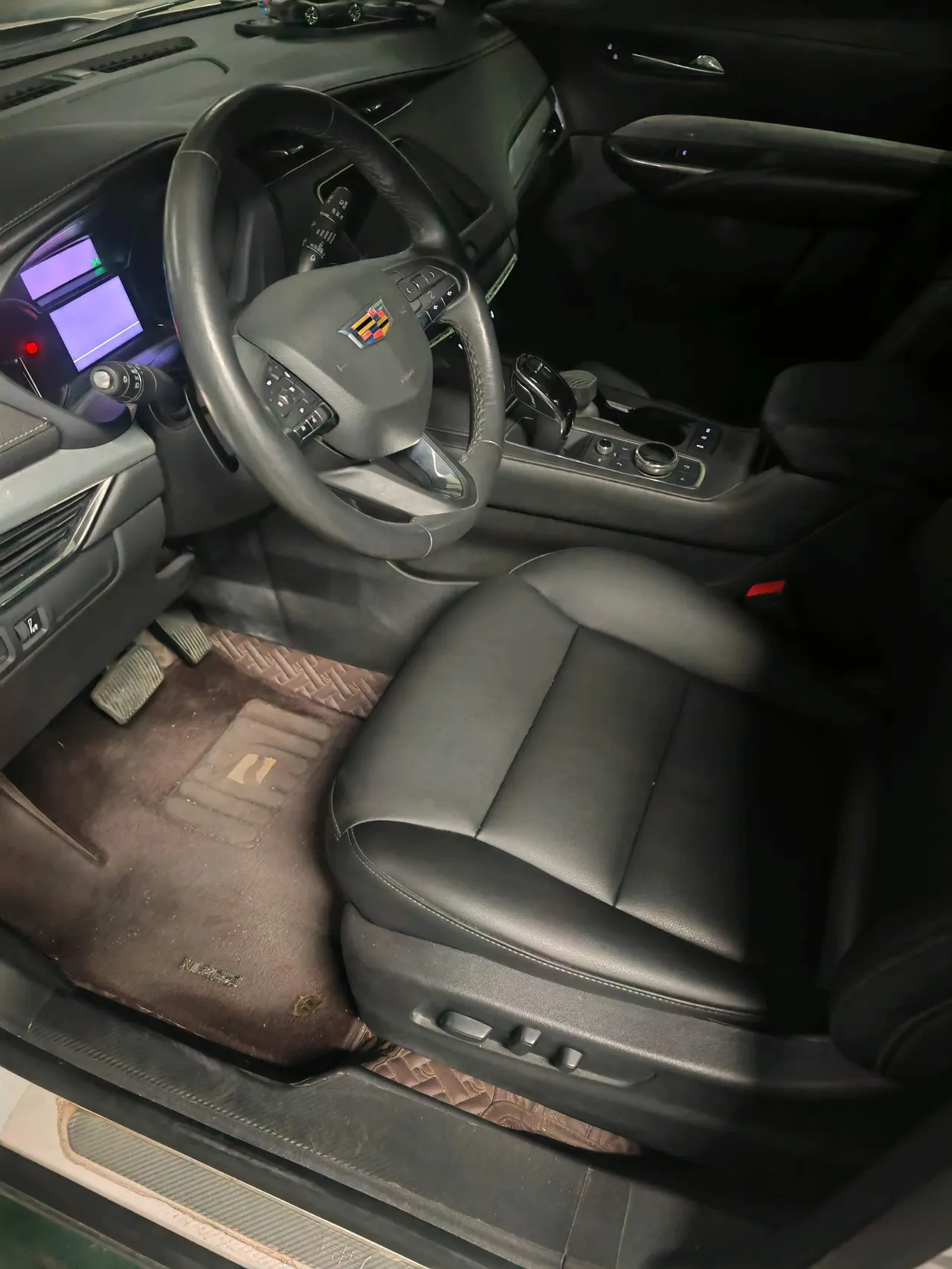 Cadillac 2021 XT4 2.0T 28T Two-Drive Technical Automatic Gear 4