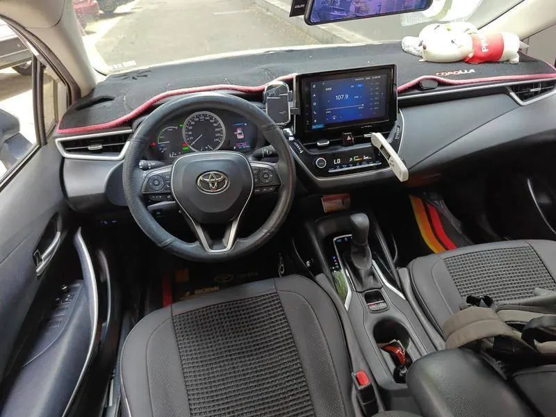 Toyota 2021 Corolla Double Engine 1.8 Stepless Elite Automatic Gear 2