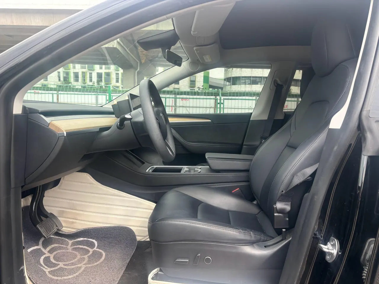 Tesla 2022 Model Y rear-wheel drive version (facelift) automatic gear 4