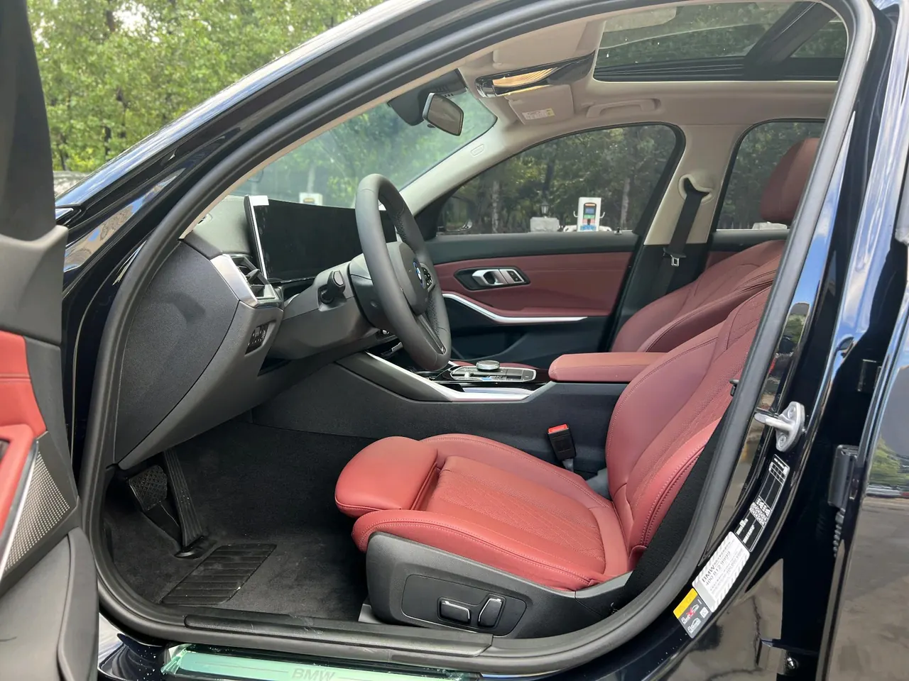 BMW 2024 i3 eDrive 35 L automatic gear 2
