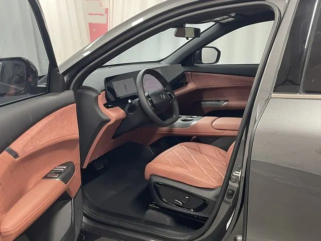ChangAn 2025 CS75 PLUS 1.5T New Blue Whale Prestige Automatic 10