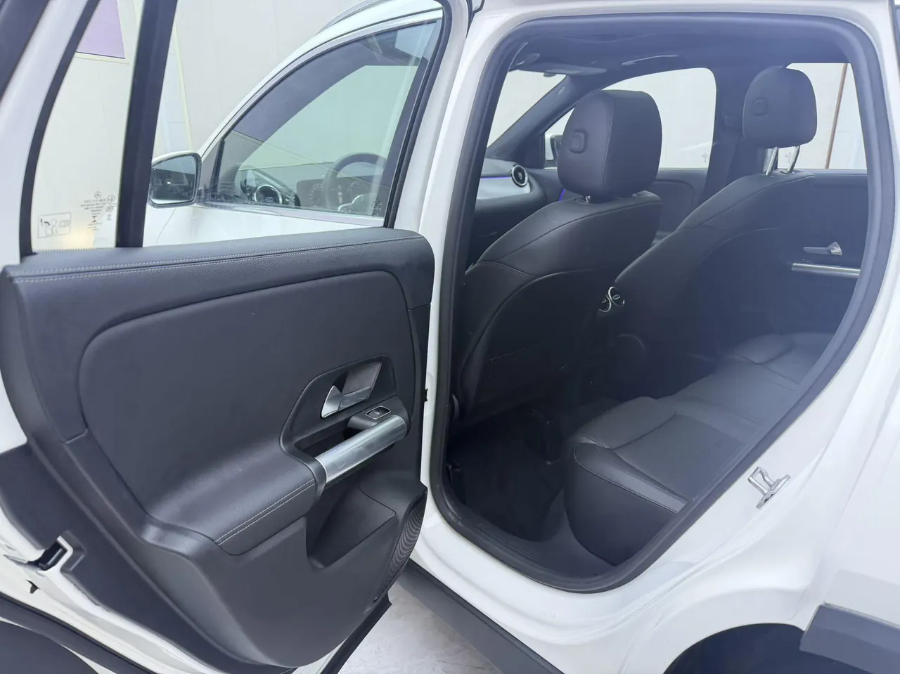 Mercedes Benz 2020 GLA 180 1.3T automatic gear 13
