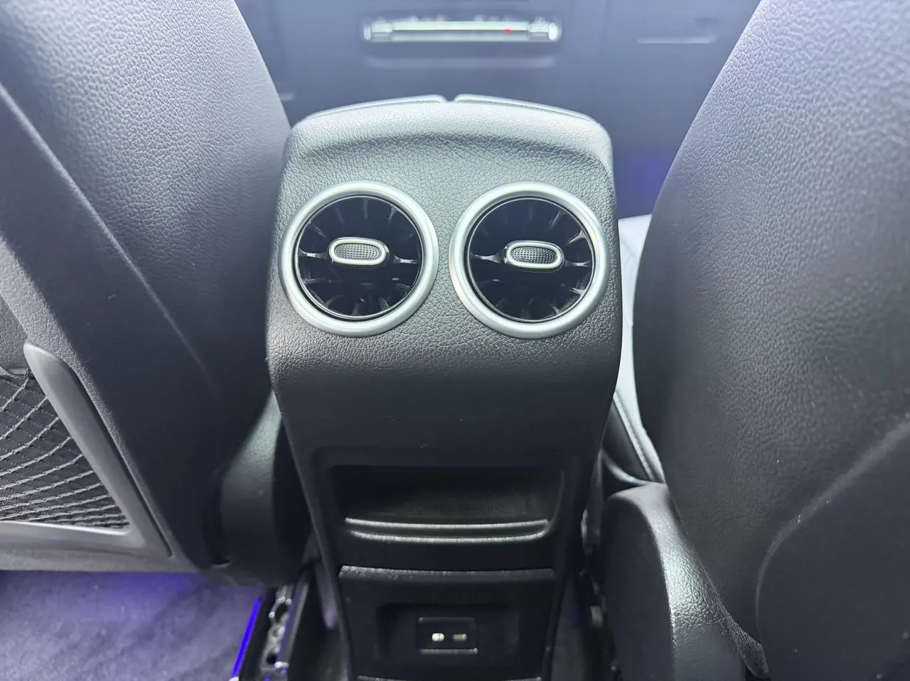 Mercedes Benz 2020 GLA 180 1.3T automatic gear 14